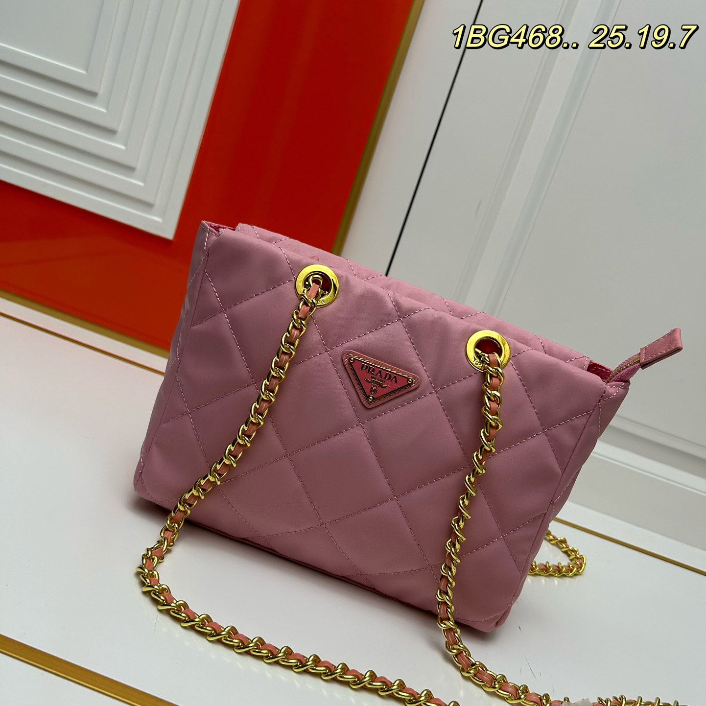 Pra*a shopping bags